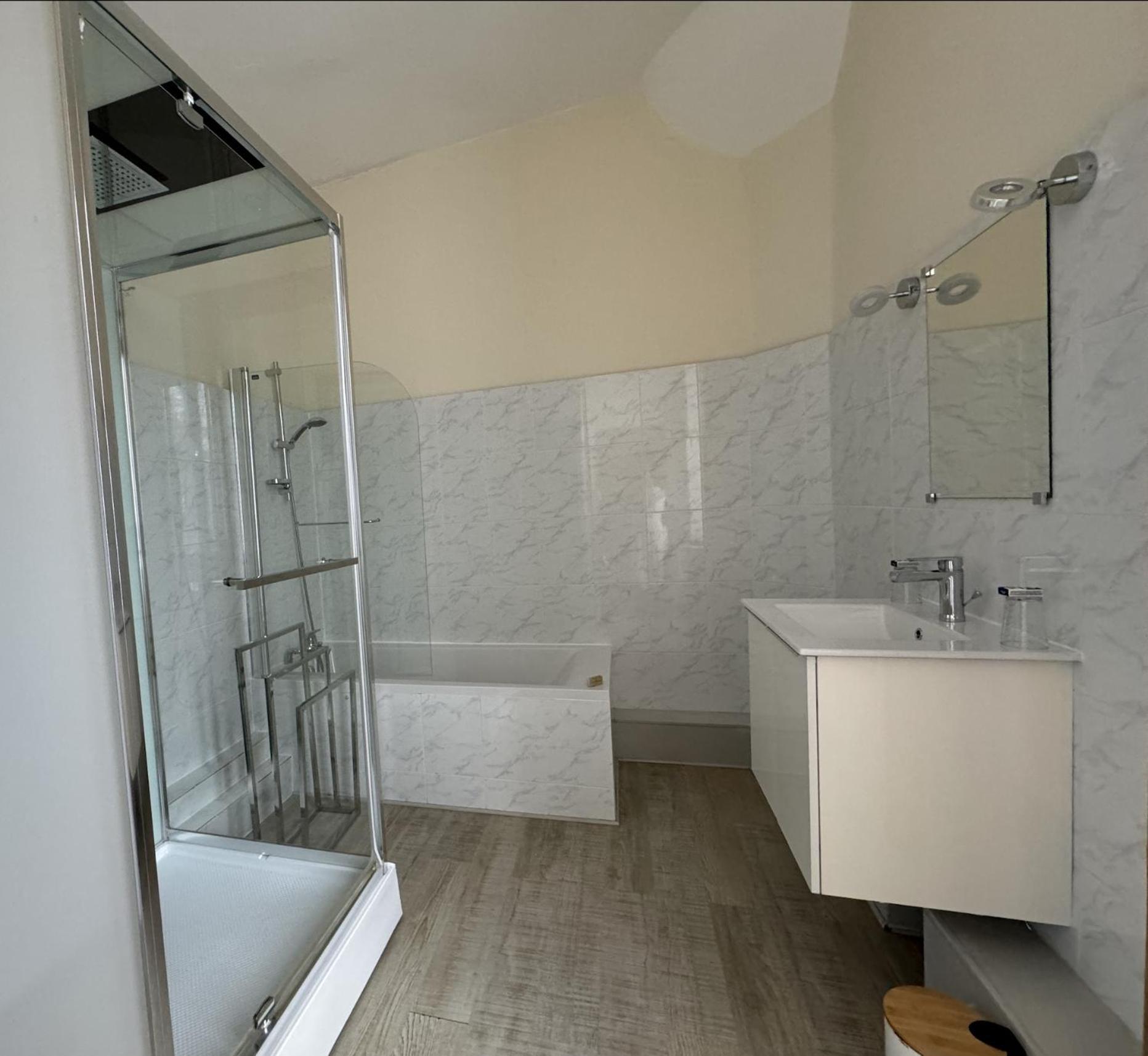 Hotel De France Et De Russie Thiviers Екстер'єр фото